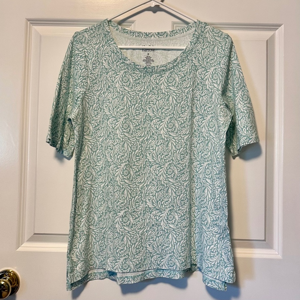 Croft & Barrow T-shirt with Elbow Length Sleeves; Size M
